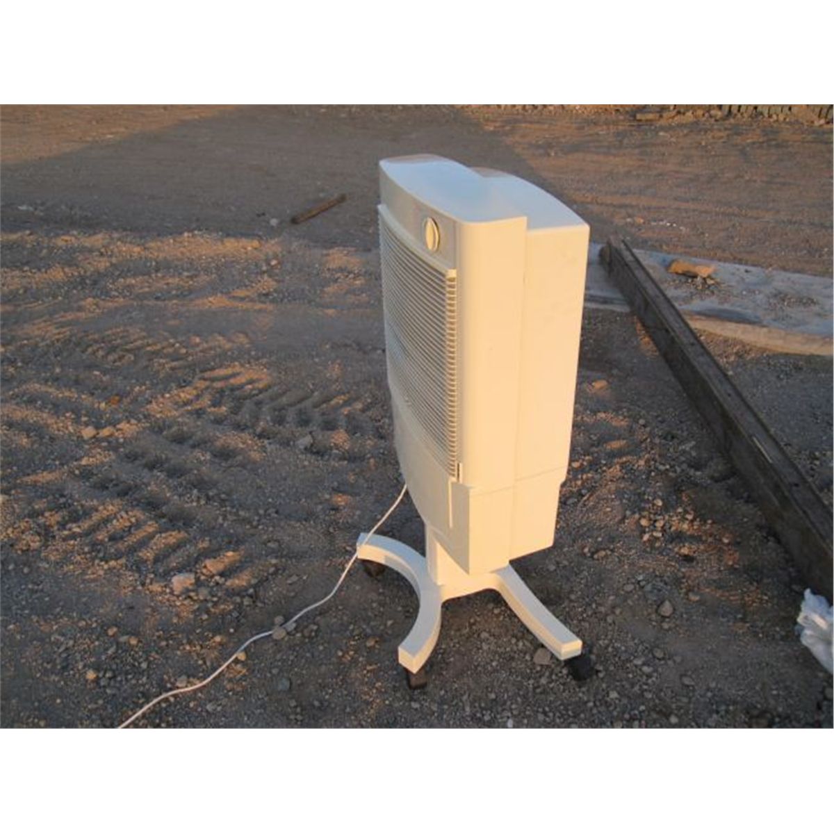 Climate Technologies 6200003 Vertical Swamp Cooler w/ Casters