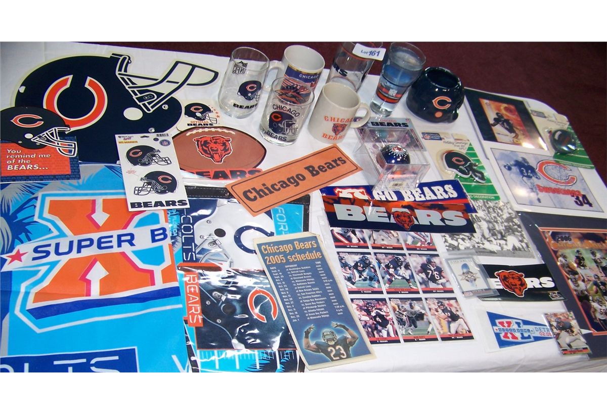 30+ CHICAGO BEARS COLLECTIBLE MISC. MEMORABILIA AS SHOWN
