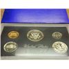 Image 2 : 1972 US PROOF SET (WITH BOX) CRACKED CASE