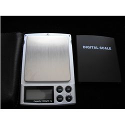 NEW IN BOX 1000 GRAM DIGITAL SCALE