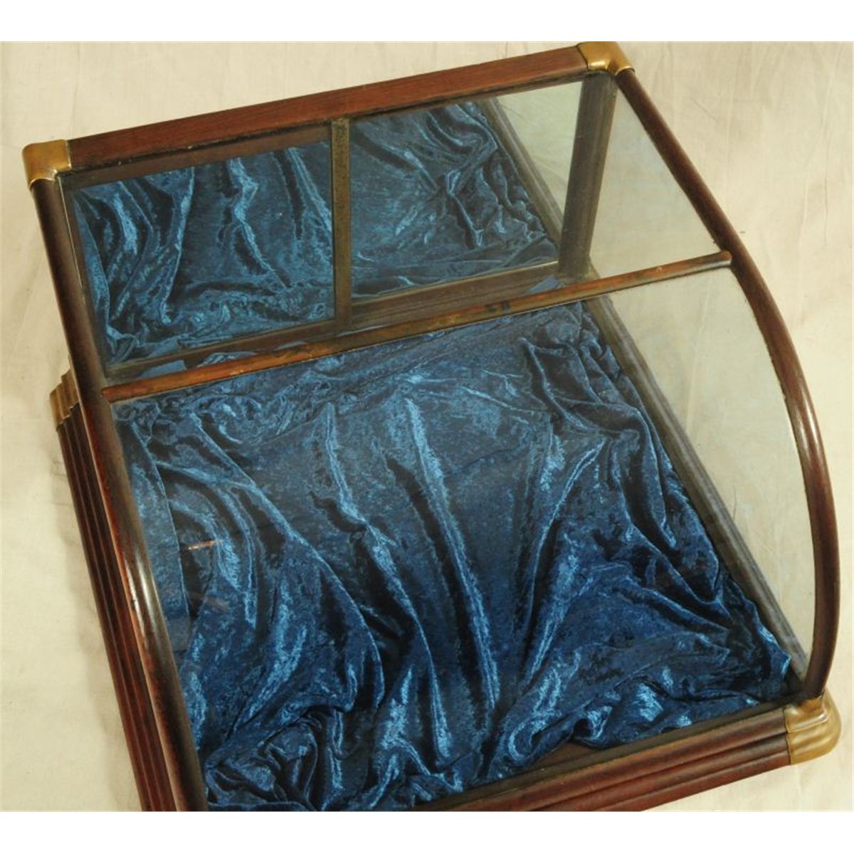 Curved Glass Countertop Display Case