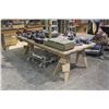 Image 3 : 3 PORTABLE WORK TABLES & VISE