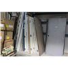 Image 1 : LOT OF WOODEN DOORS
