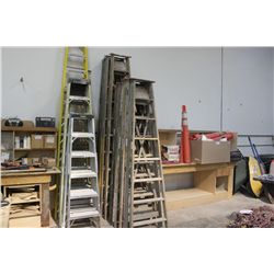 8' WOODEN STEP LADDER
