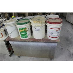 MOBILE CART AND PAINT CONTENTS