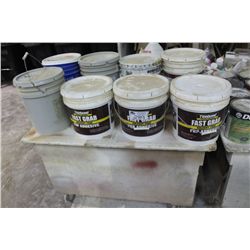 MOBILE CART AND PAINT CONTENTS