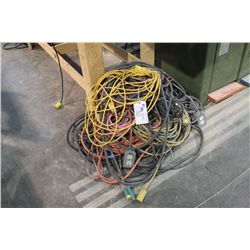 LOT OF INDUSTRIAL EXTENTION CORDS