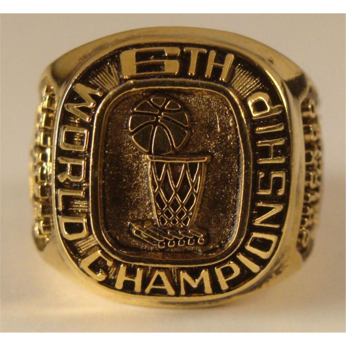 Chicago Bulls 6th World Championship Replica Ring