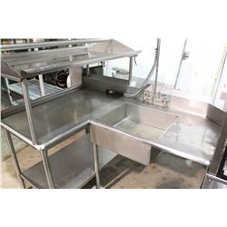 TRIPLE SINK STAINLESS STEEL WASH STATION