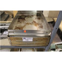 LOT OF ALUMINUM BAKING PANS