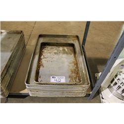 LOT OF ALUMINUM BAKING PANS