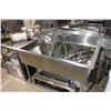 Image 1 : STAINLESS STEEL 2 BAY SINK