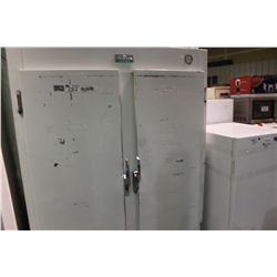 CURTIS MOBILE DOUBLE DOOR COOLER
