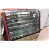 Image 1 : GLASS FRONT COOLED DELI CASE
