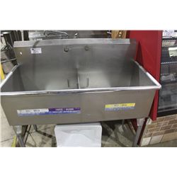 2 BAY STAINLESS STEEL WASH SINK