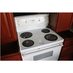 WHITE CONCEPT 2 STOVE & NORGE REFRIGERATOR