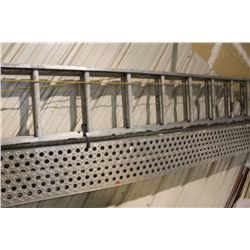 LARGE ALUMINUM EXTENSION LADDER & RAMP