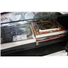 Image 1 : LOT OF COLLECTOR BOOKS & COMICS