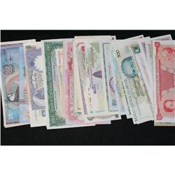 Lot of 100, Foreign Bank Notes various dates & conditions, crisp