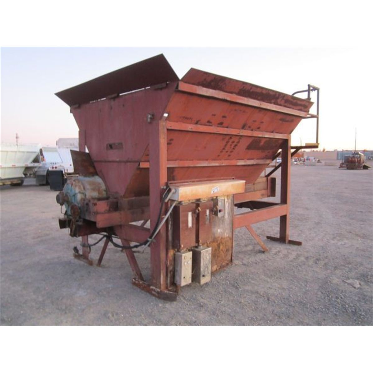 Hopper w/ Feed Auger