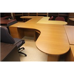 BEECHWOOD P-TOP EXECUTIVE DESK