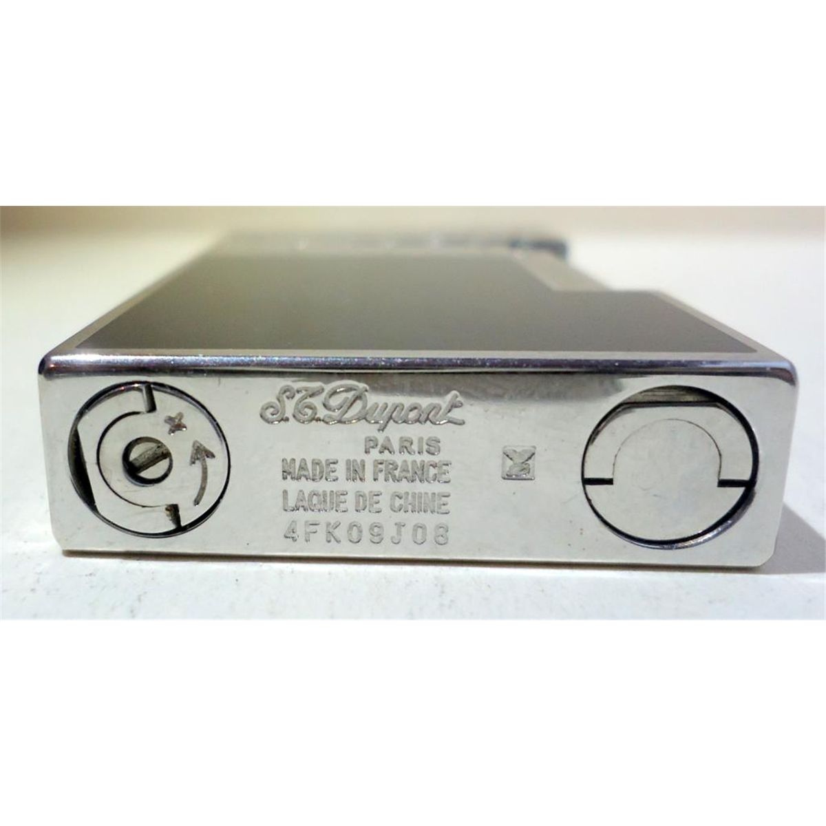 S.T. Dupont Paris Lighter In Pristine Condition