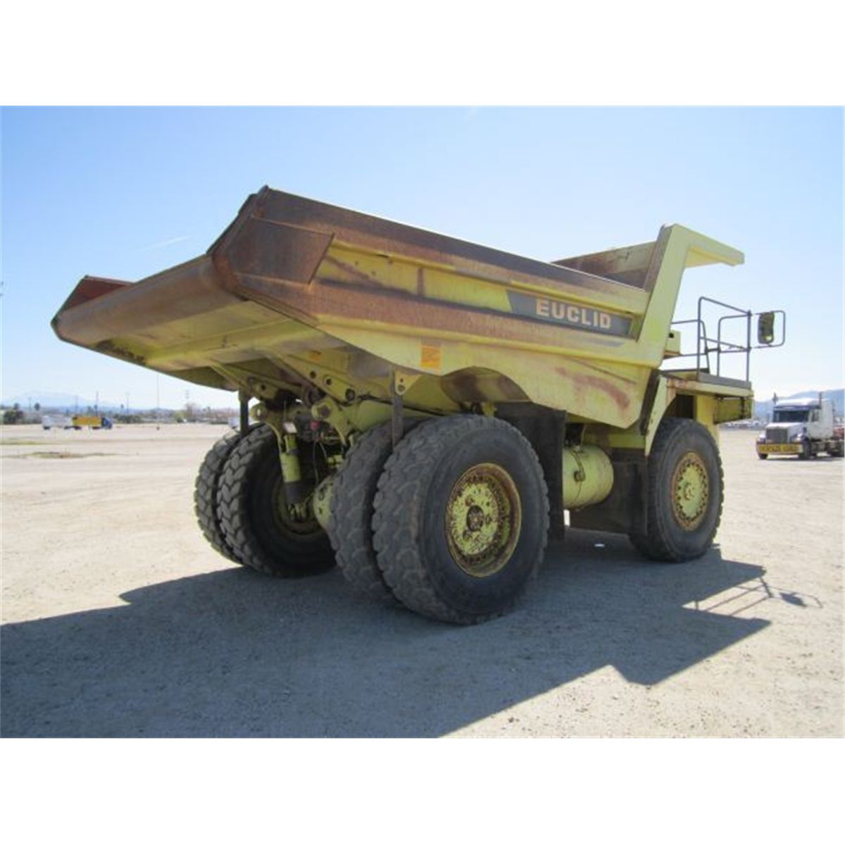 1997 Euclid R40 Off-Road Rock Truck