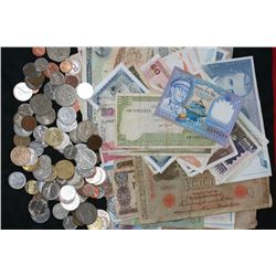 various foreign notes lot of 100 & various foreign coins lot of 100