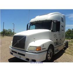 2000 - VOLVO TRACTOR