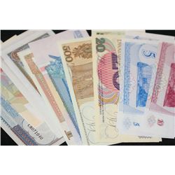 Foreign Bank Notes, Crisp & UNC, various dates & denominations, lot of 35