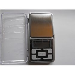 NEW DIGITAL SCALE IN BOX