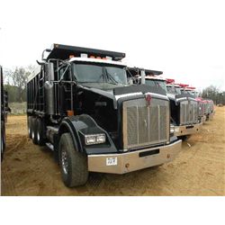 2006 KENWORTH T800 TRI-AXLE DUMP