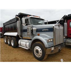 2005 KENWORTH W900 TRI-AXLE DUMP