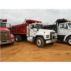 1999 MACK RD690S T/A DUMP