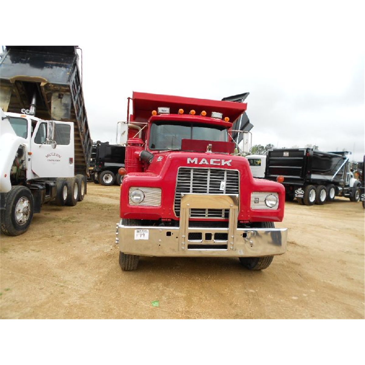 1985 MACK R686ST TRI-AXLE DUMP - J.M. Wood Auction Company, Inc.