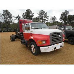 1995 FORD F700 S/A CAB & CHASSIS