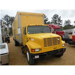 1997 INTERNATIONAL 4900 S/A VAN TRUCK