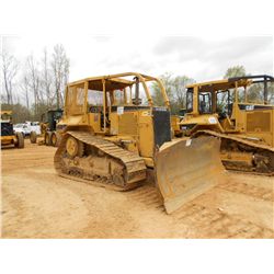 CAT D6M XL CRAWLER TRACTOR
