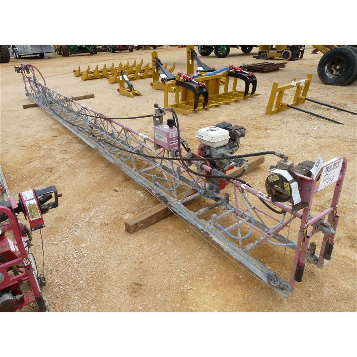 RAZORBACK 27 CONCRETE SCREED - J.M. Wood Auction Company, Inc.
