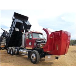2005 KENWORTH T800 TRI-AXLE DUMP