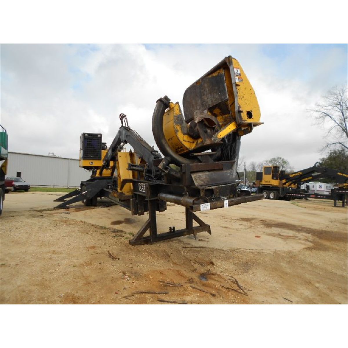 JOHN DEERE 435 LOG LOADER - J.M. Wood Auction Company, Inc.