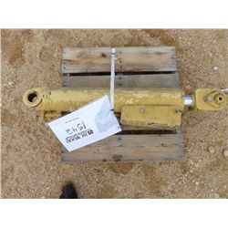 BLADE LIFT CYLINDER