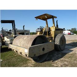 CAT CS-563C VIBRATORY ROLLER