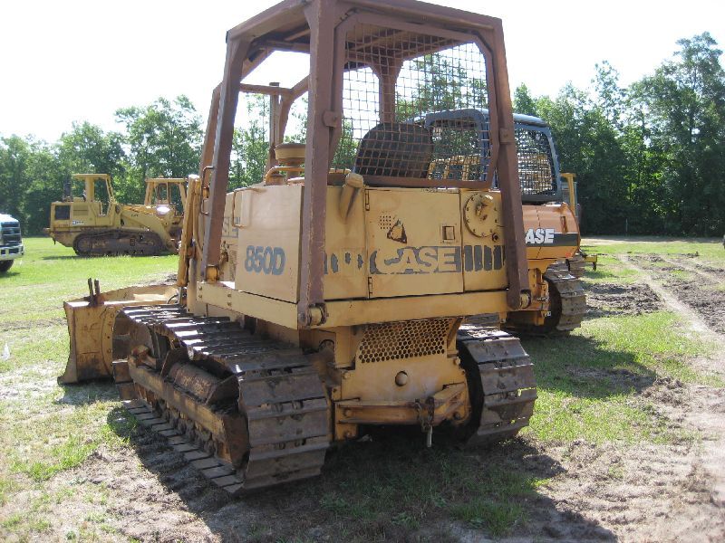 CASE 850D CRAWLER TRACTOR J M Wood Auction Company Inc case-850d-crawler-tractor-j-m-wood-auction-company-inc