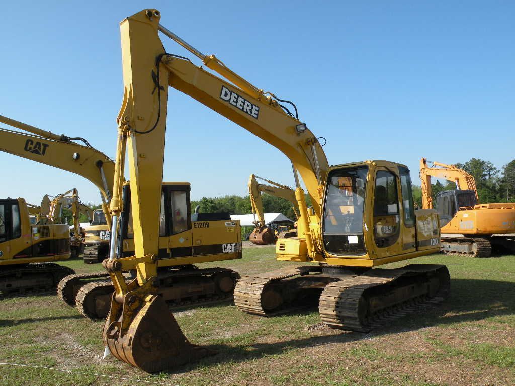 JOHN DEERE 120 HYDRAULIC EXCAVATOR J.M. Wood Auction Company, Inc.