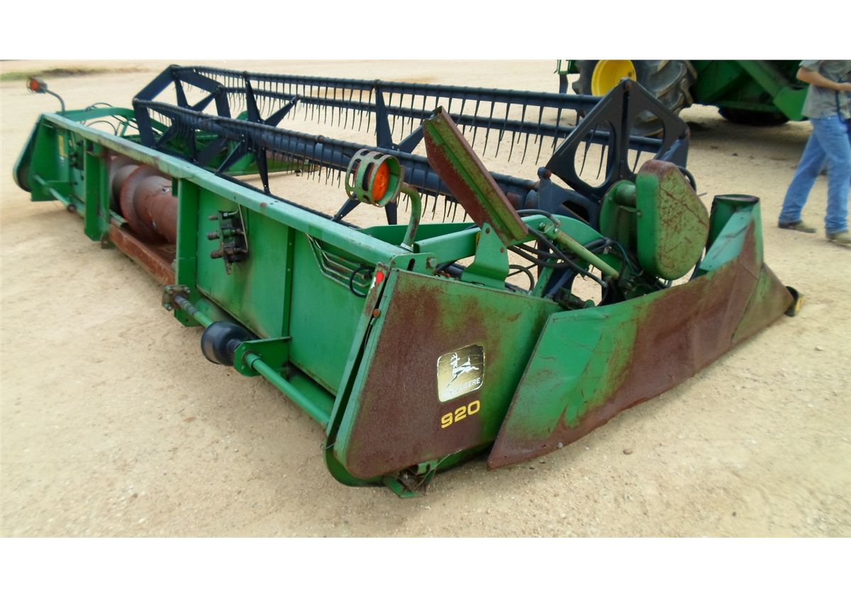 JOHN DEERE 920 FLEX HEADER J.M. Wood Auction Company, Inc.