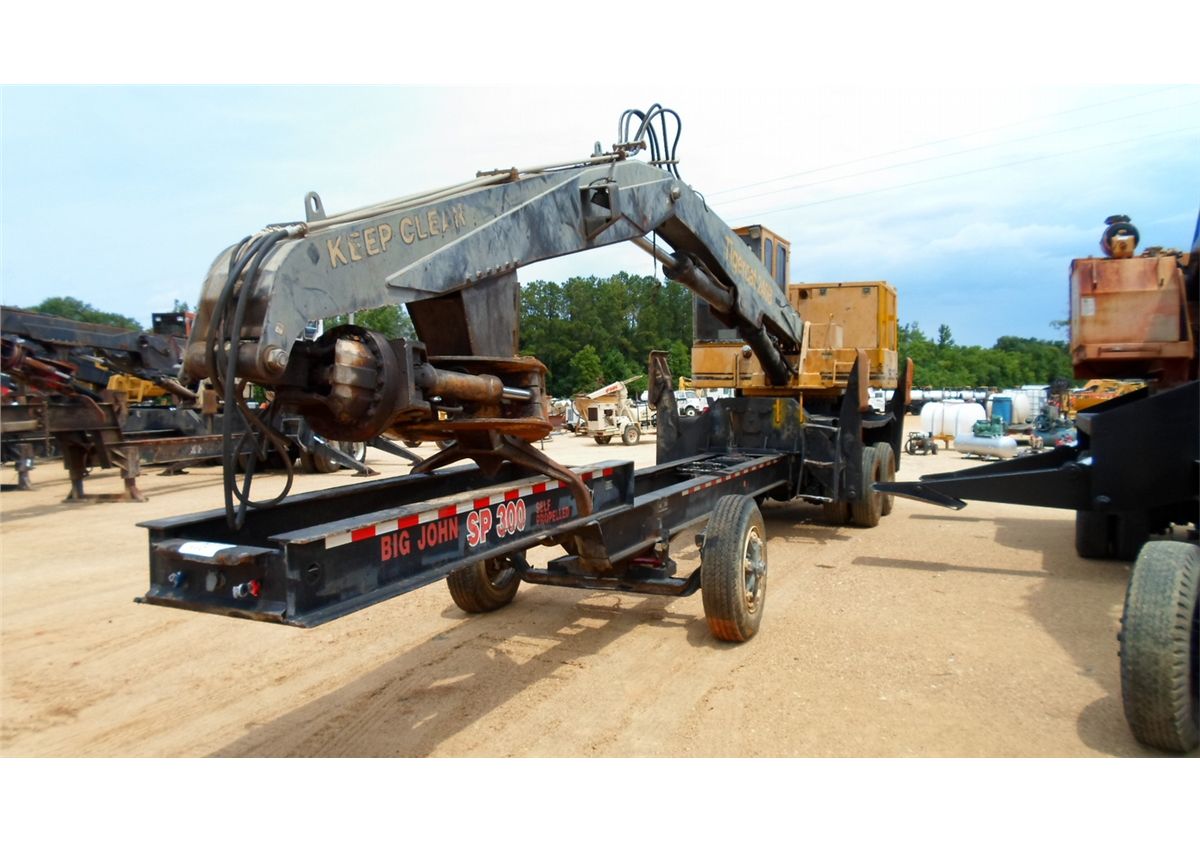 TIGERCAT 240B SELF PROPELLED LOG LOADER