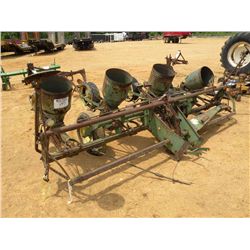 JOHN DEERE 4 ROW PLANTER