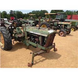 JOHN DEERE 2010 FARM TRACTOR