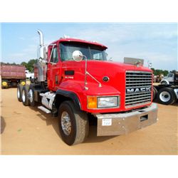 2000 MACK CH713 TRI-AXLE TRUCK TRACTOR